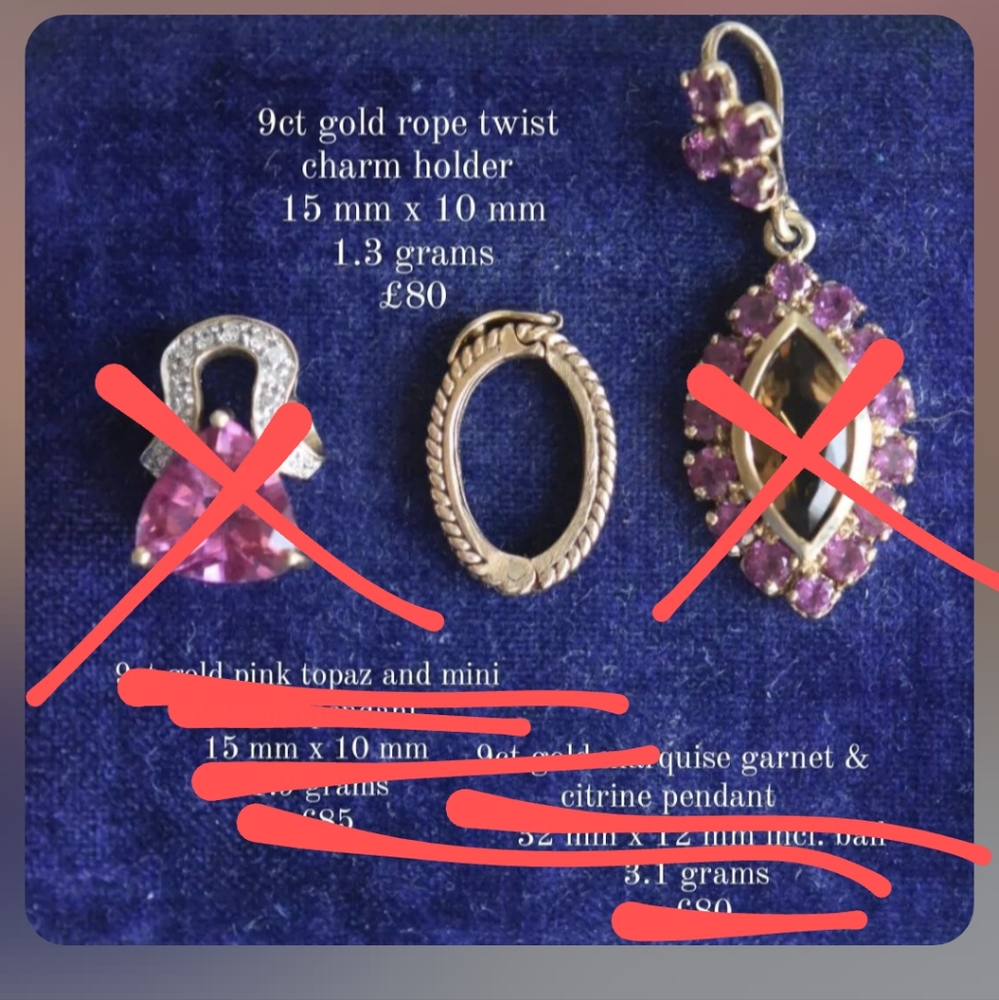 Vintage charm holder